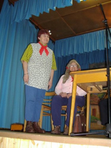 Hraje celá dědina aneb S veselou myslí na nesmysly. - 18.3.2006